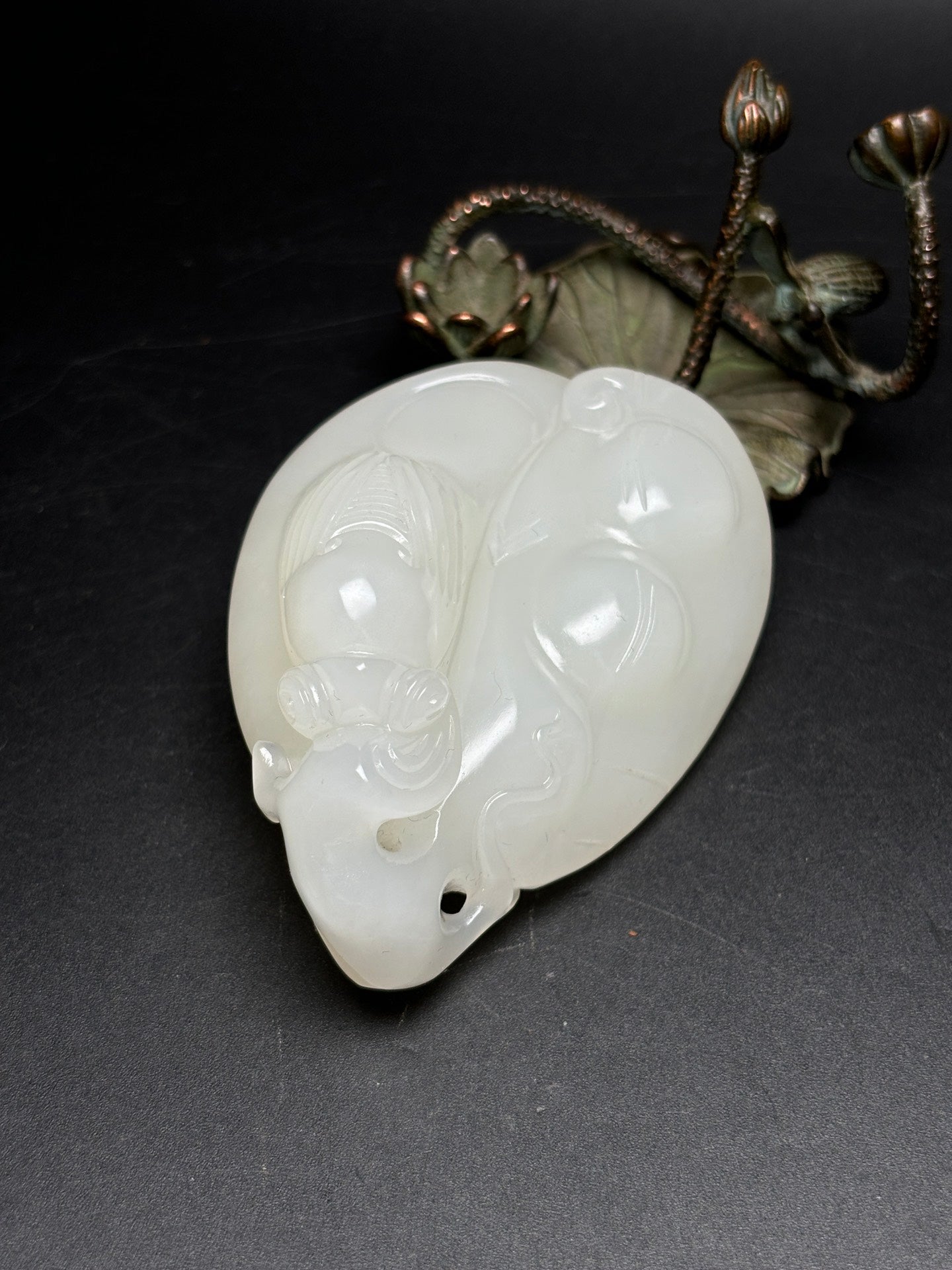 A0837 Superb Chinese Hetian Jade Carved Fortune Cicada & Pea Pod Pendant