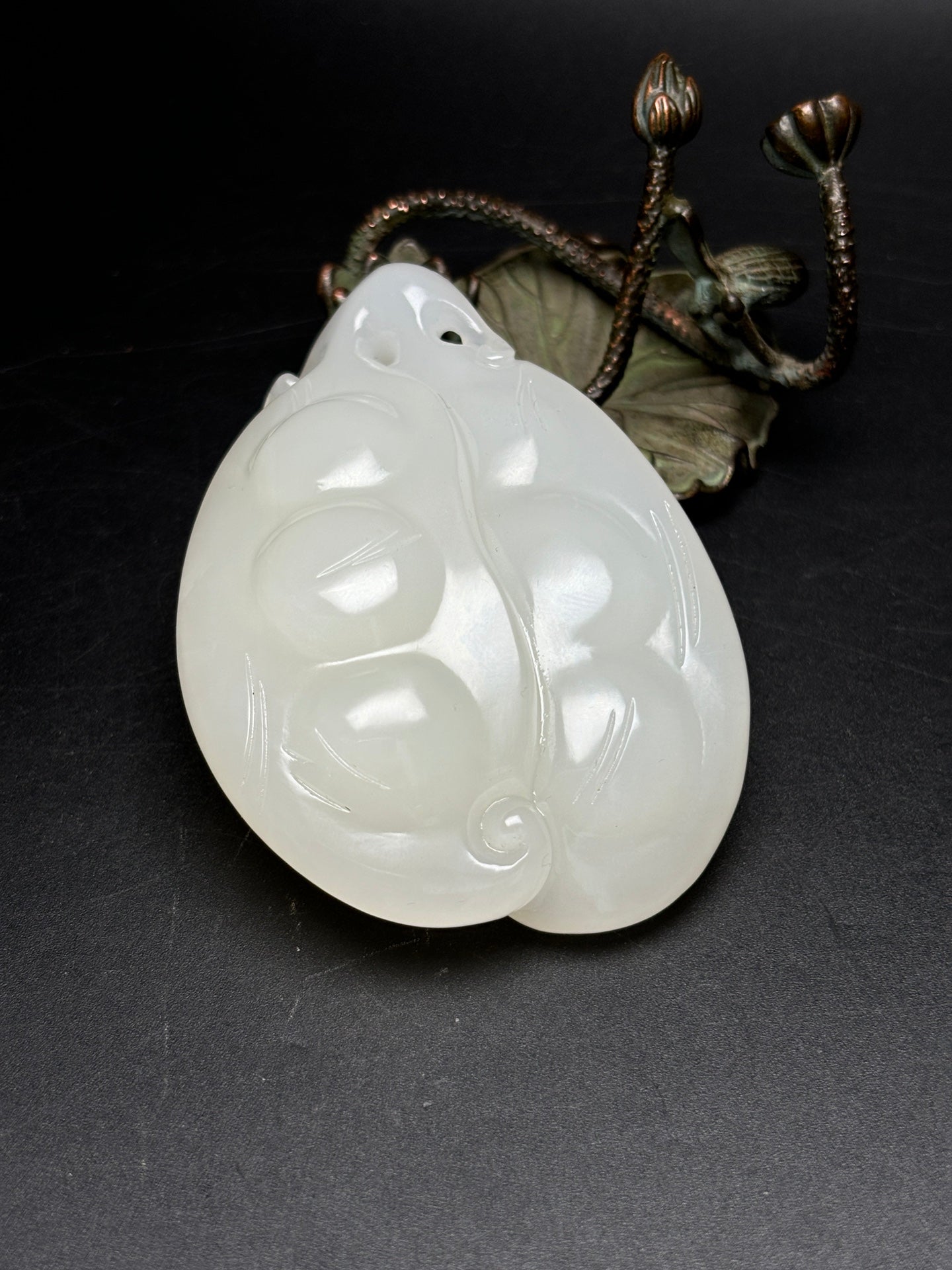 A0837 Superb Chinese Hetian Jade Carved Fortune Cicada & Pea Pod Pendant