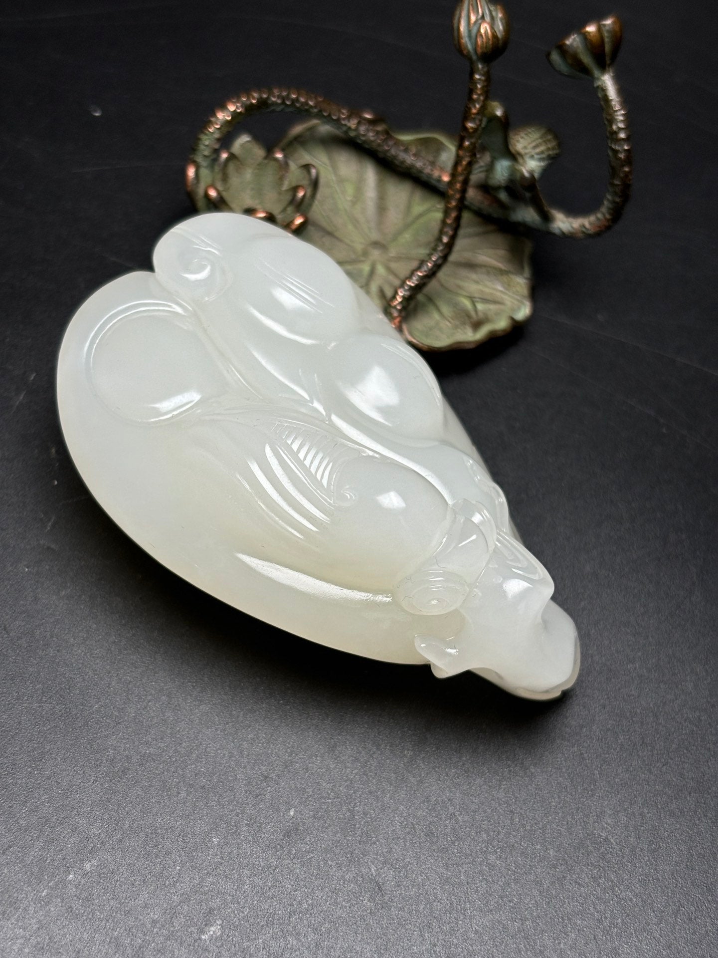 A0837 Superb Chinese Hetian Jade Carved Fortune Cicada & Pea Pod Pendant