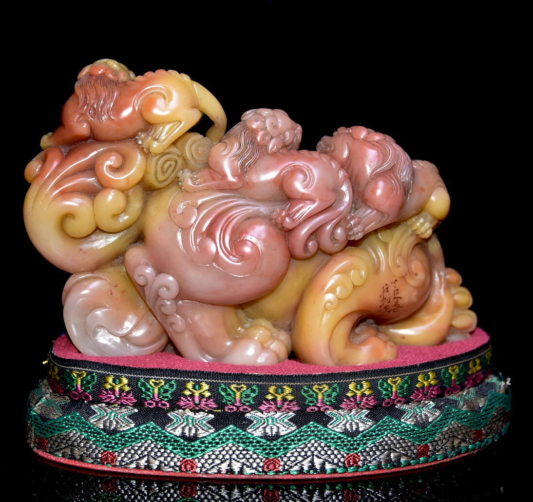A0842 Vintage Chinese Shoushan Stone Carved Fortune Lion Statue