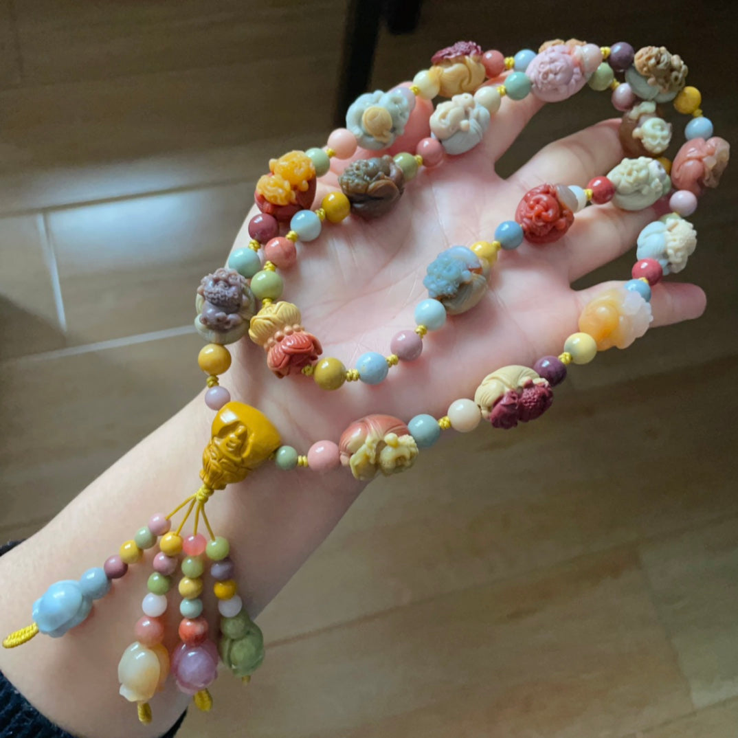 A0844 Beautiful Color Alxa Agate Carved Eighteen Arhat Beads Necklace