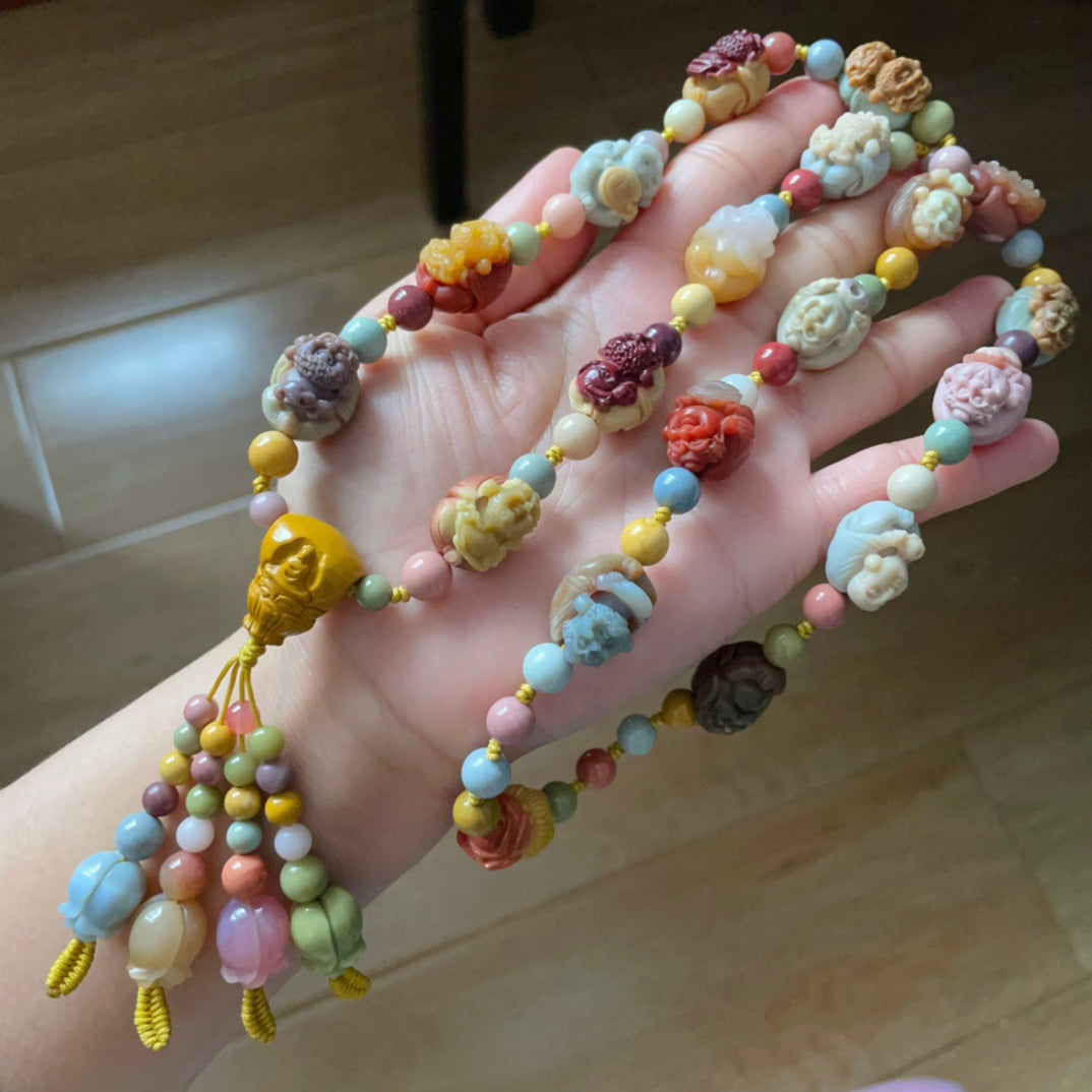 A0844 Beautiful Color Alxa Agate Carved Eighteen Arhat Beads Necklace
