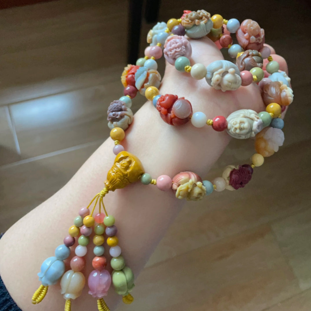 A0844 Beautiful Color Alxa Agate Carved Eighteen Arhat Beads Necklace