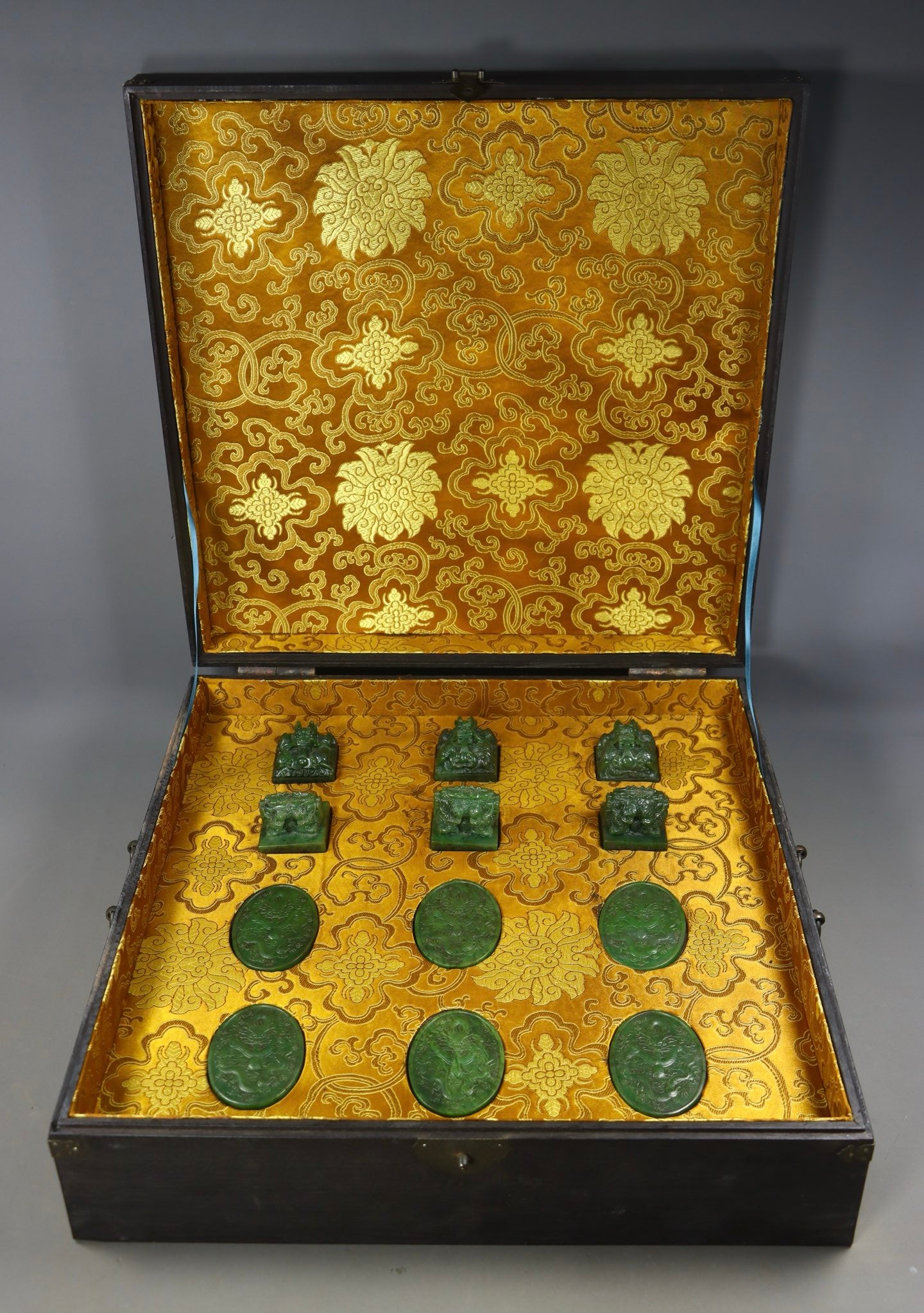 A0850 A Set Vintage Chinese Green Hetian Jade Fortune Dragon Seal & Token w Box
