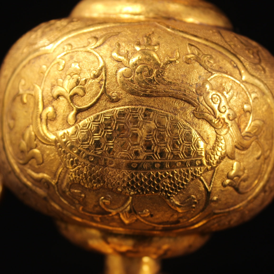 A0851 Vintage Chinese Gilt Gold Divine Beast Statue