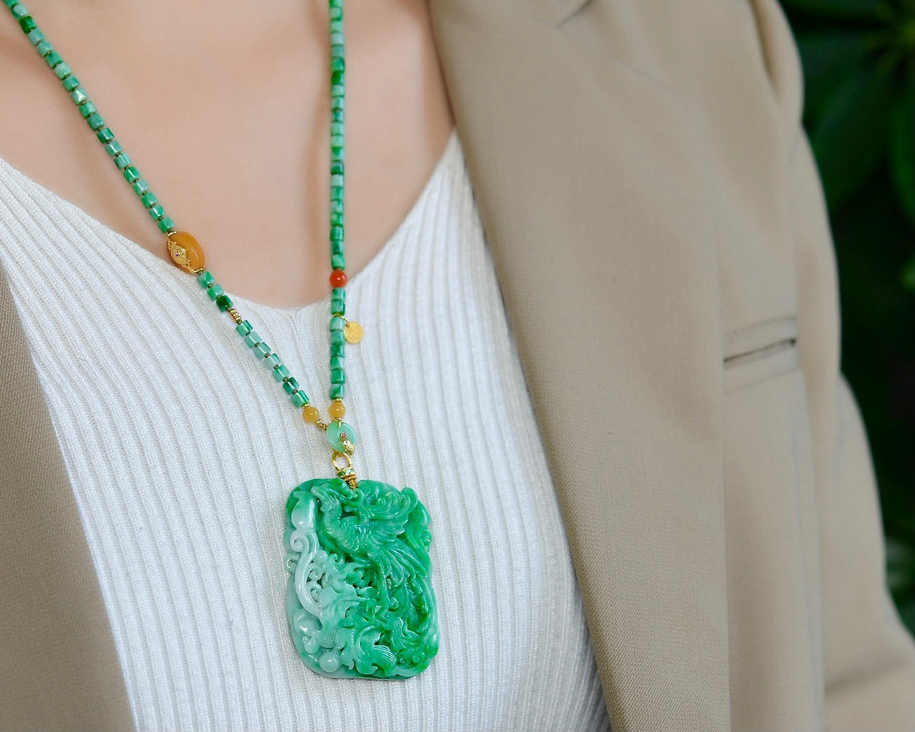 A0853 Exquisite Green Jadeite Carved Phoenix Pendant w Beads Necklace