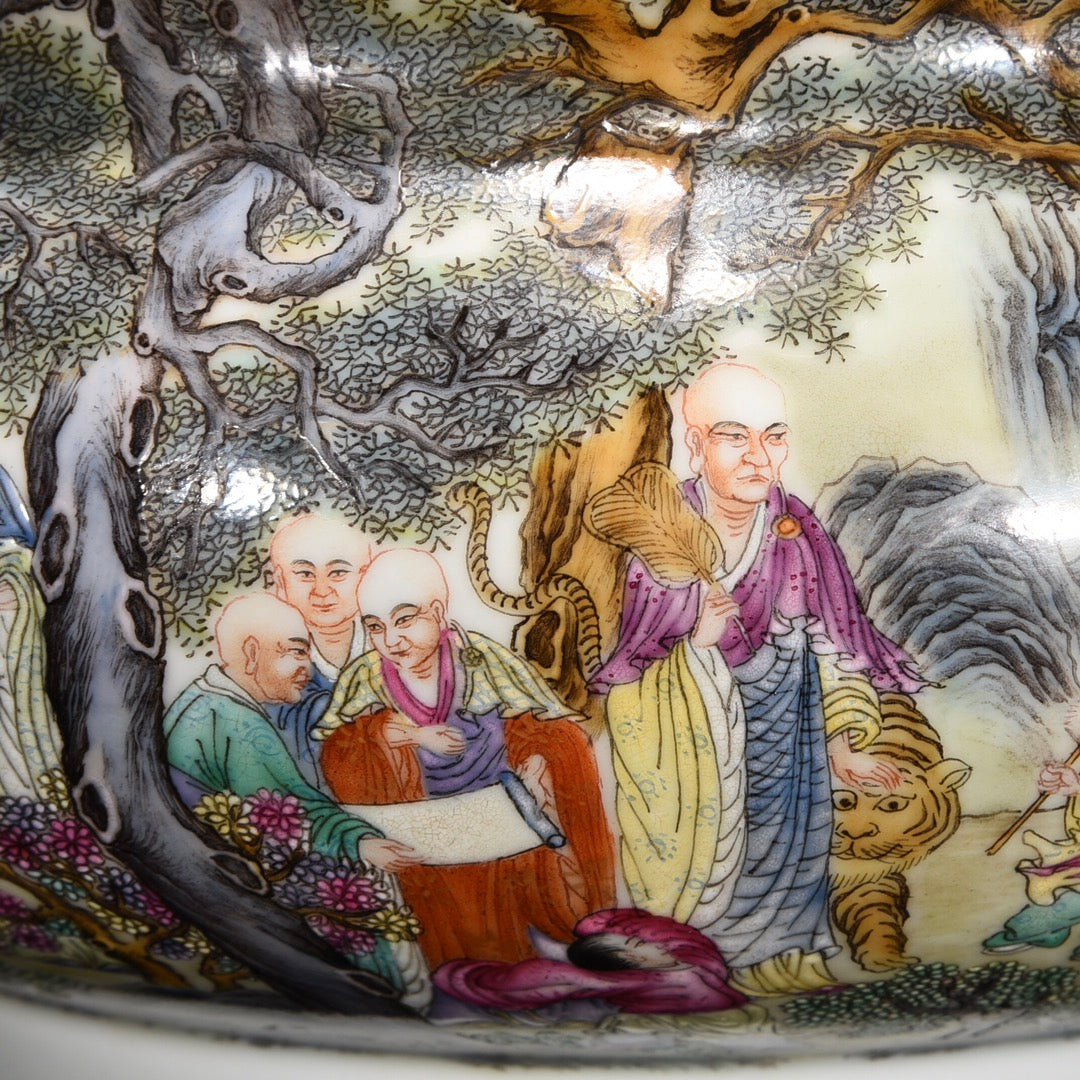 A0882 Chinese Qing Dynasty Famille Rose Arhat Design Porcelain Brush Washer