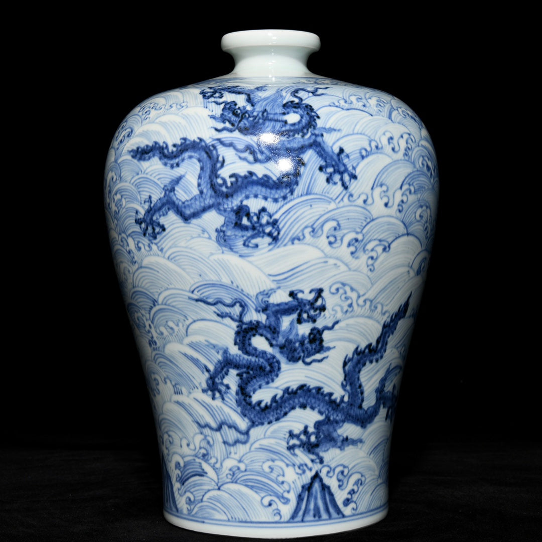 A0888 Chinese Qing Dynasty Blue And White Porcelain Fortune Dragon Design Vase