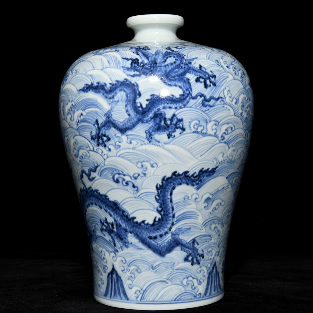 A0888 Chinese Qing Dynasty Blue And White Porcelain Fortune Dragon Design Vase