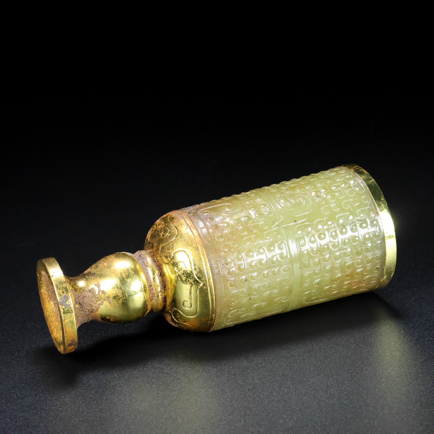 A0892 Vintage Chinese Inlaying Gold Edge Hetian Jade Wine Cup