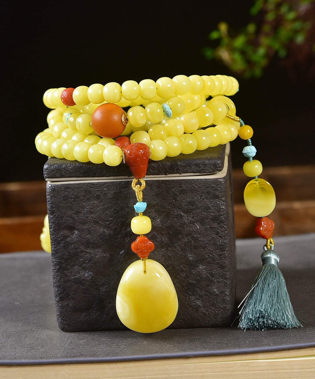 A0897 Beautiful Beeswax Lucky Pendant w Beads Necklace