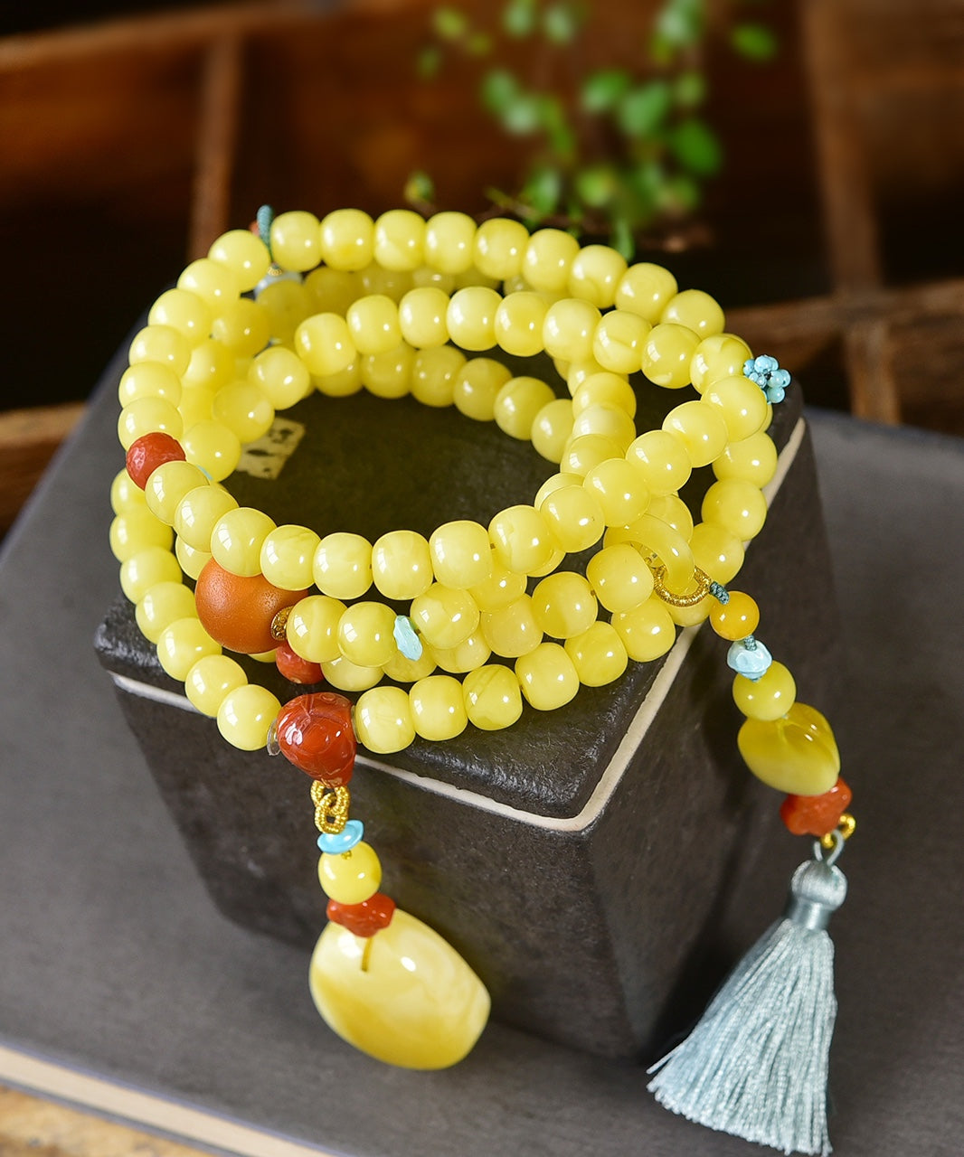 A0897 Beautiful Beeswax Lucky Pendant w Beads Necklace