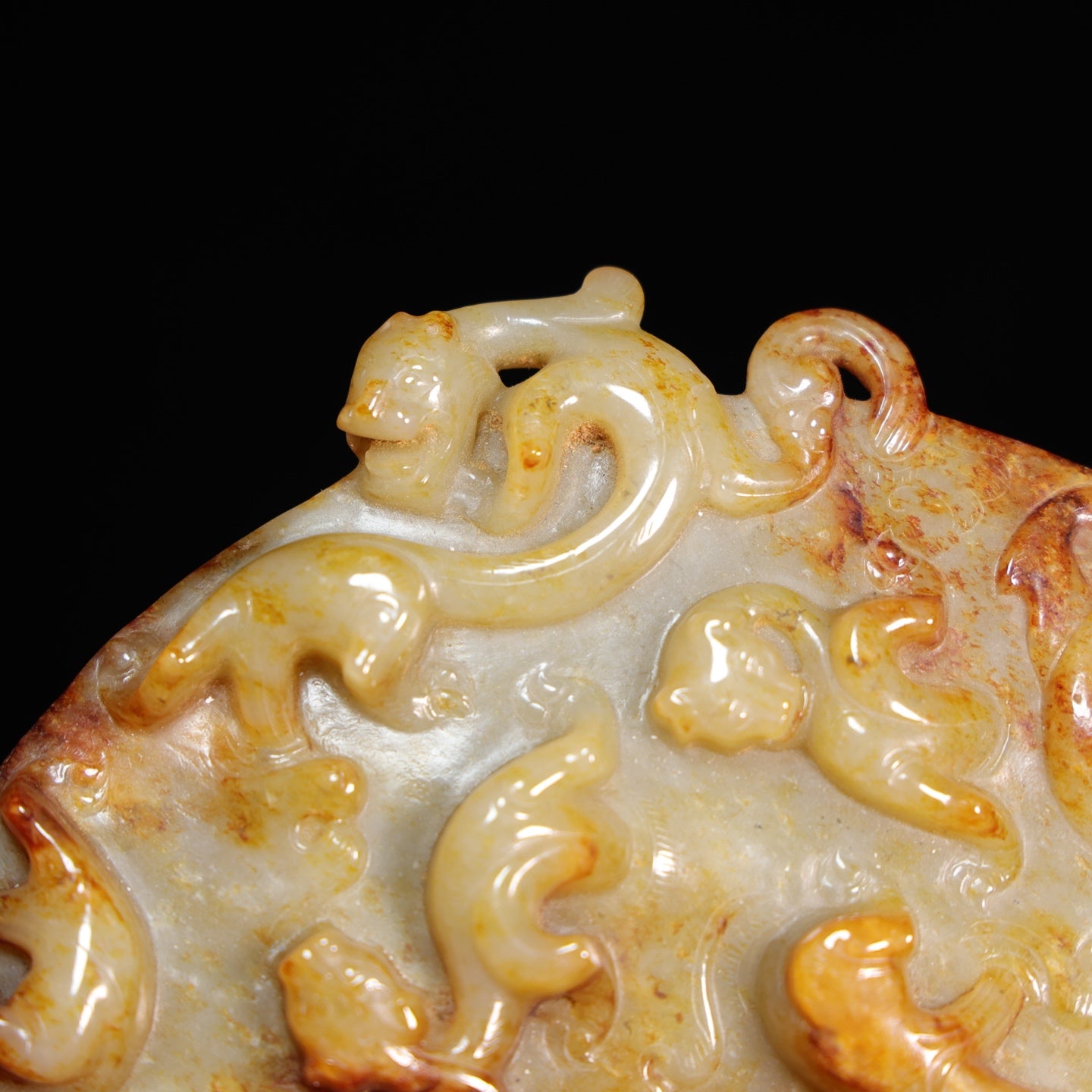 A0898 Superb Vintage Chinese Hetian Jade High Relief Chi Dragon Jade Bi
