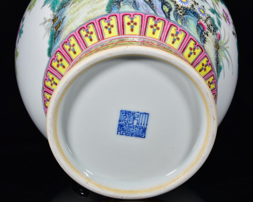 A0902 Chinese Qing Dynasty Gilt Edge Famille Rose Pine Tree & Crane Design Porcelain Vase