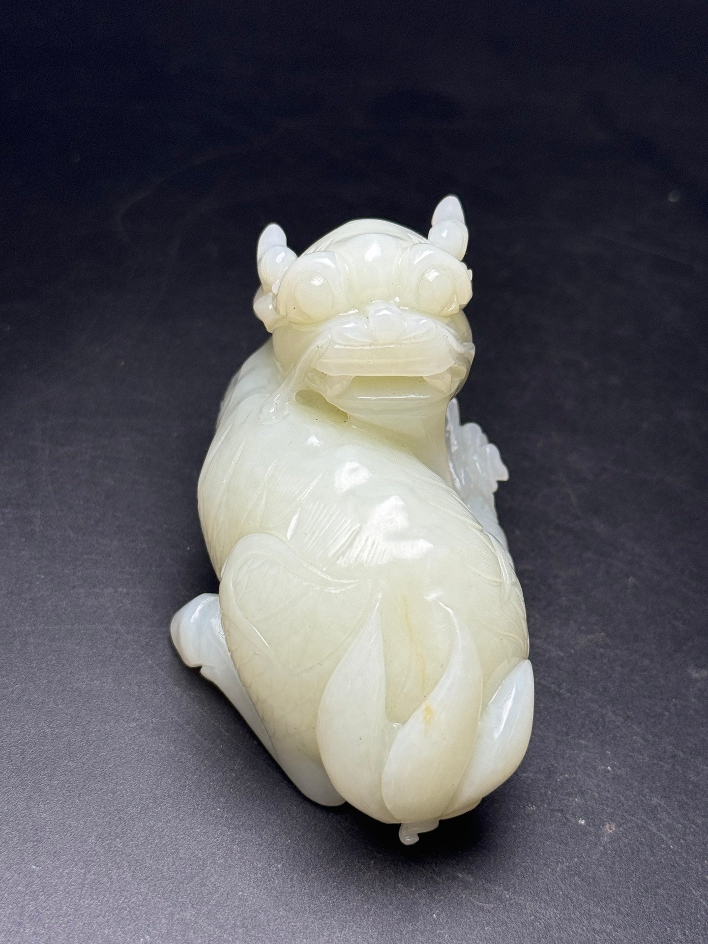 A0903 Superb Chinese White Hetian Jade Carved Fortune Kylin Statue