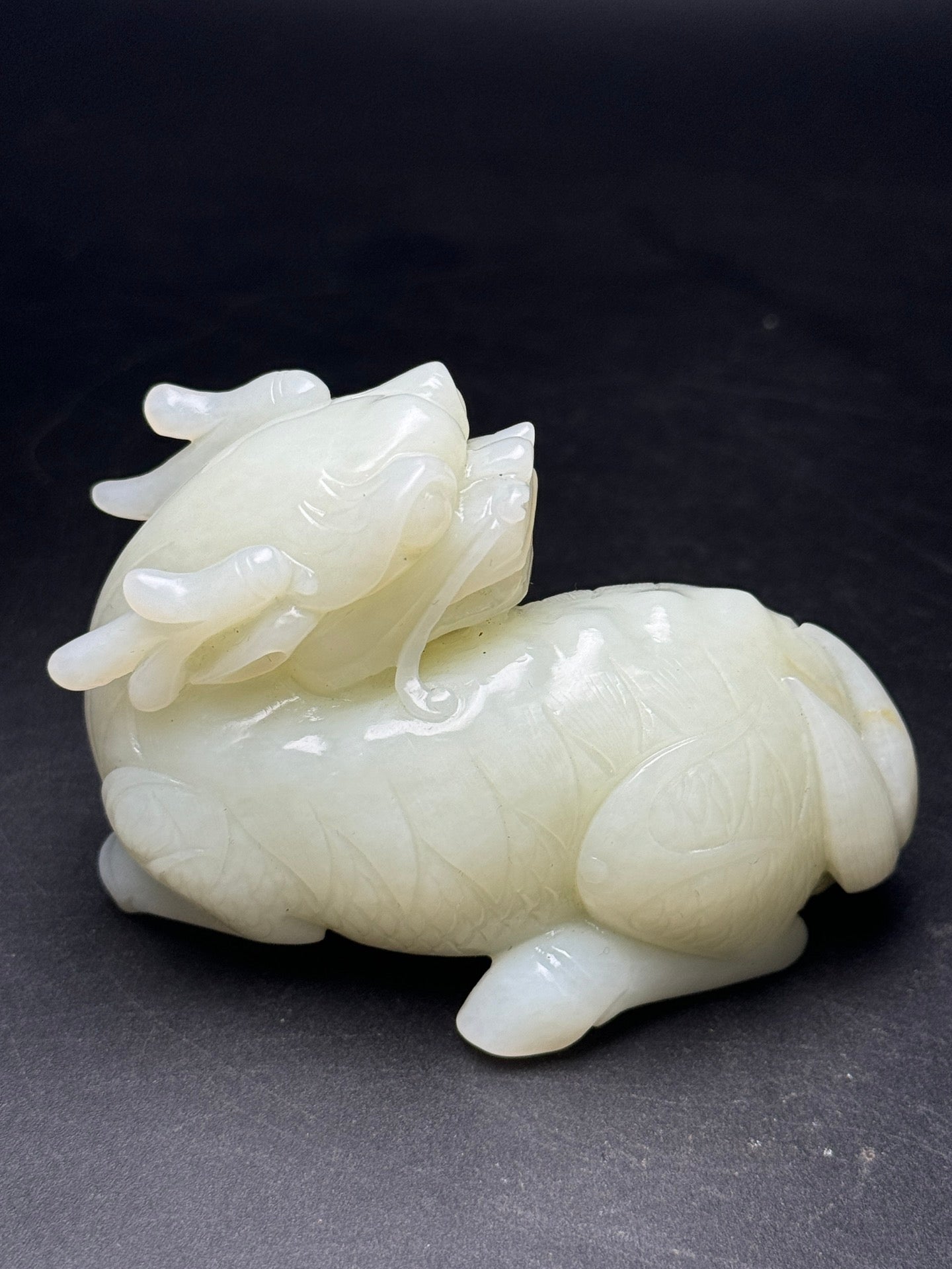 A0903 Superb Chinese White Hetian Jade Carved Fortune Kylin Statue