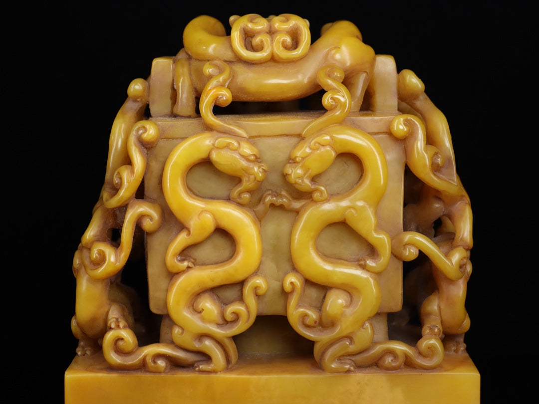 A0923 Superb Old Chinese Shoushan Tianhuang Stone Carved Chi Dragon Seal Statue w Box