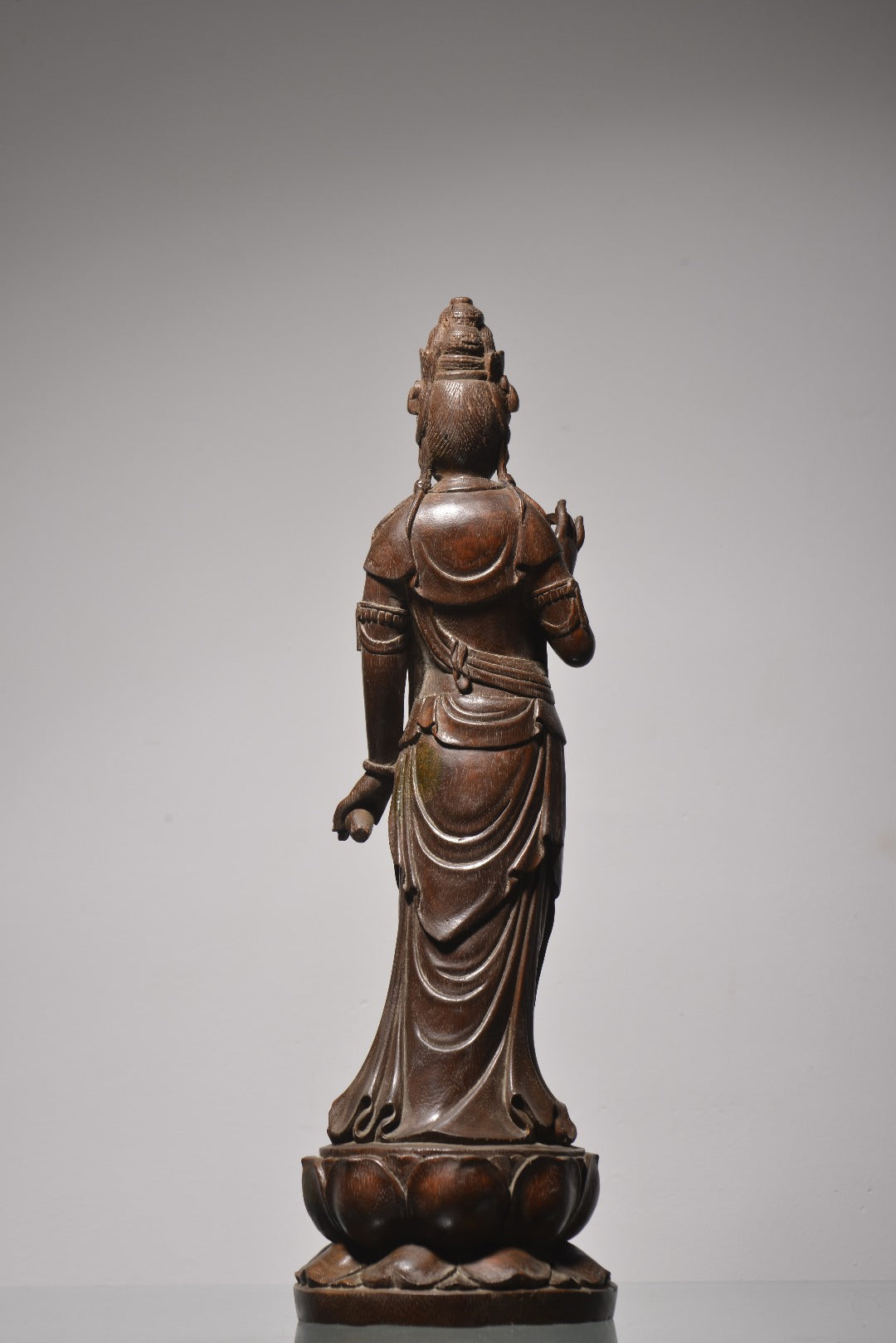 A0936 Vintage Chinese Chenxiang Wood Carved Kwan-yin Statue