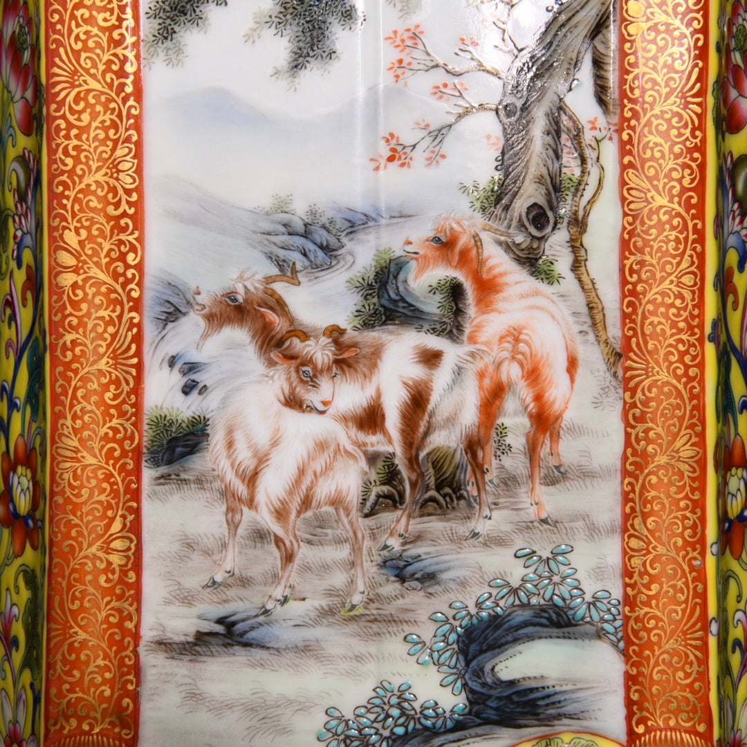A0944 Chinese Qing Dynasty Gilt Edge Famille Rose Sheep & Deer Design Porcelain Vase