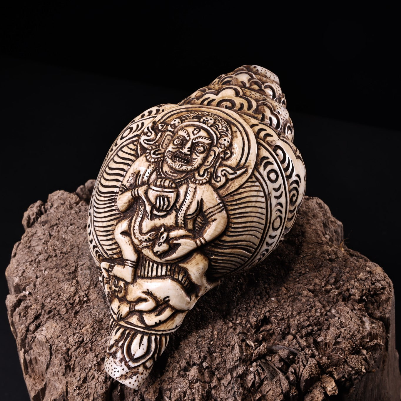 A0978 Vintage Conch Low Relief Vajrapani Statue