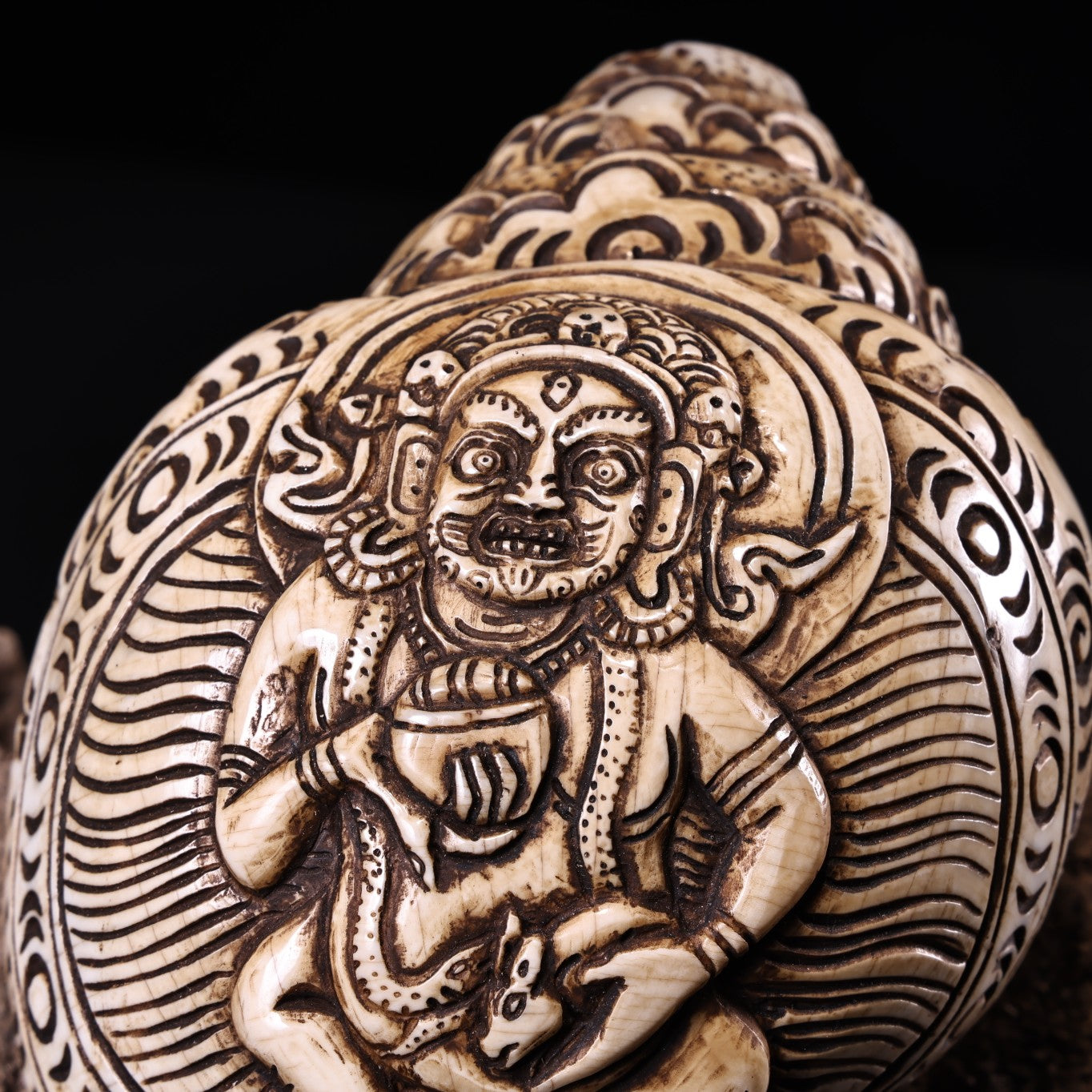 A0978 Vintage Conch Low Relief Vajrapani Statue