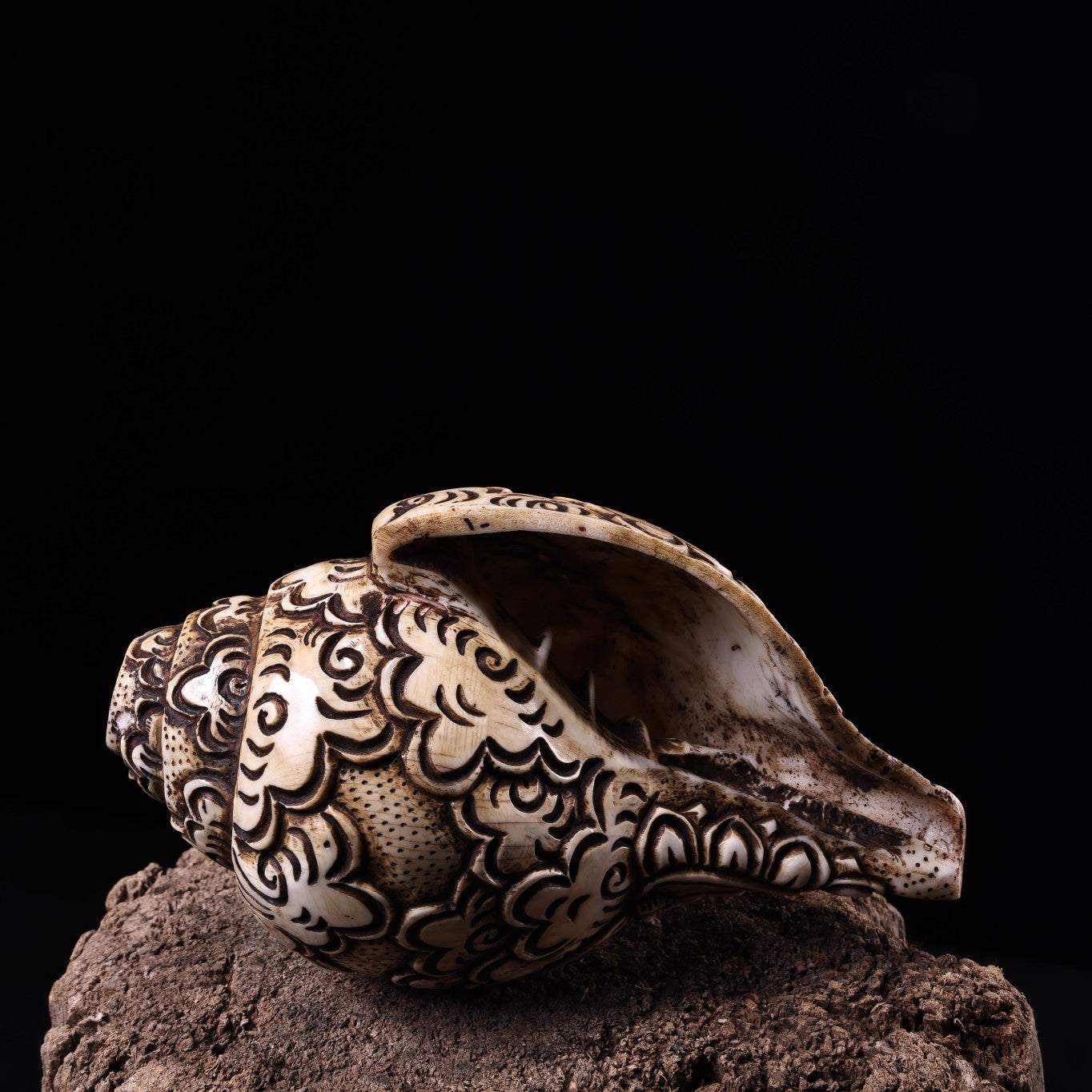 A0978 Vintage Conch Low Relief Vajrapani Statue
