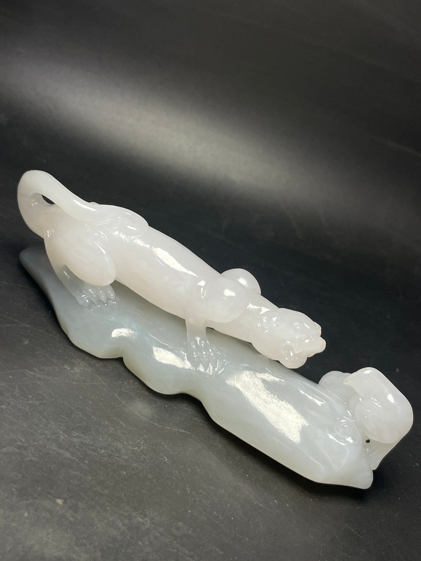 A0980 Superb Chinese White Hetian Jade Carved Chi Dragon Statue