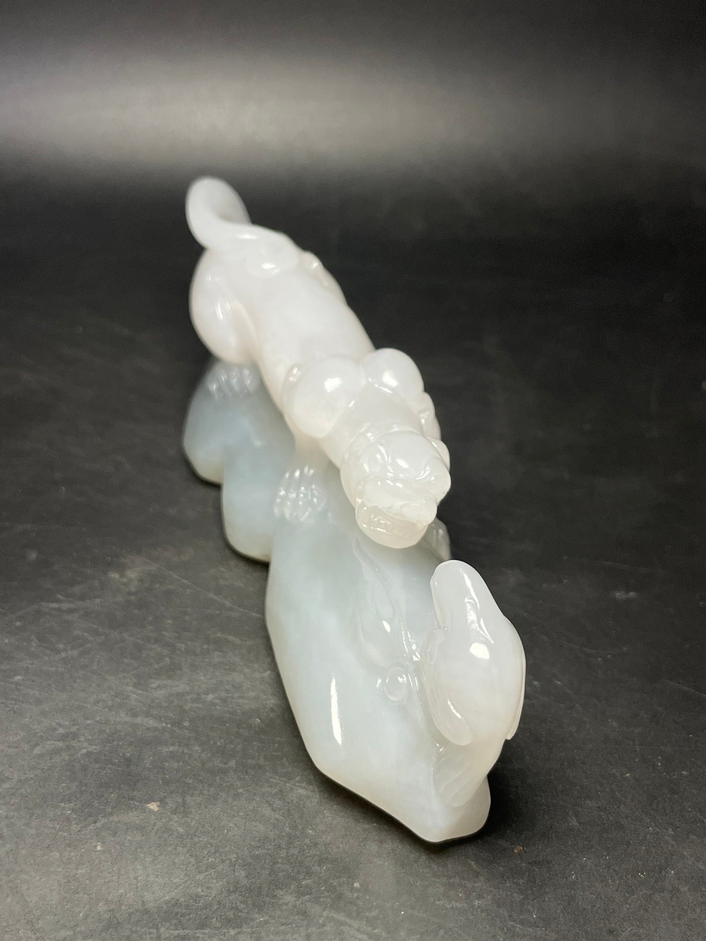 A0980 Superb Chinese White Hetian Jade Carved Chi Dragon Statue