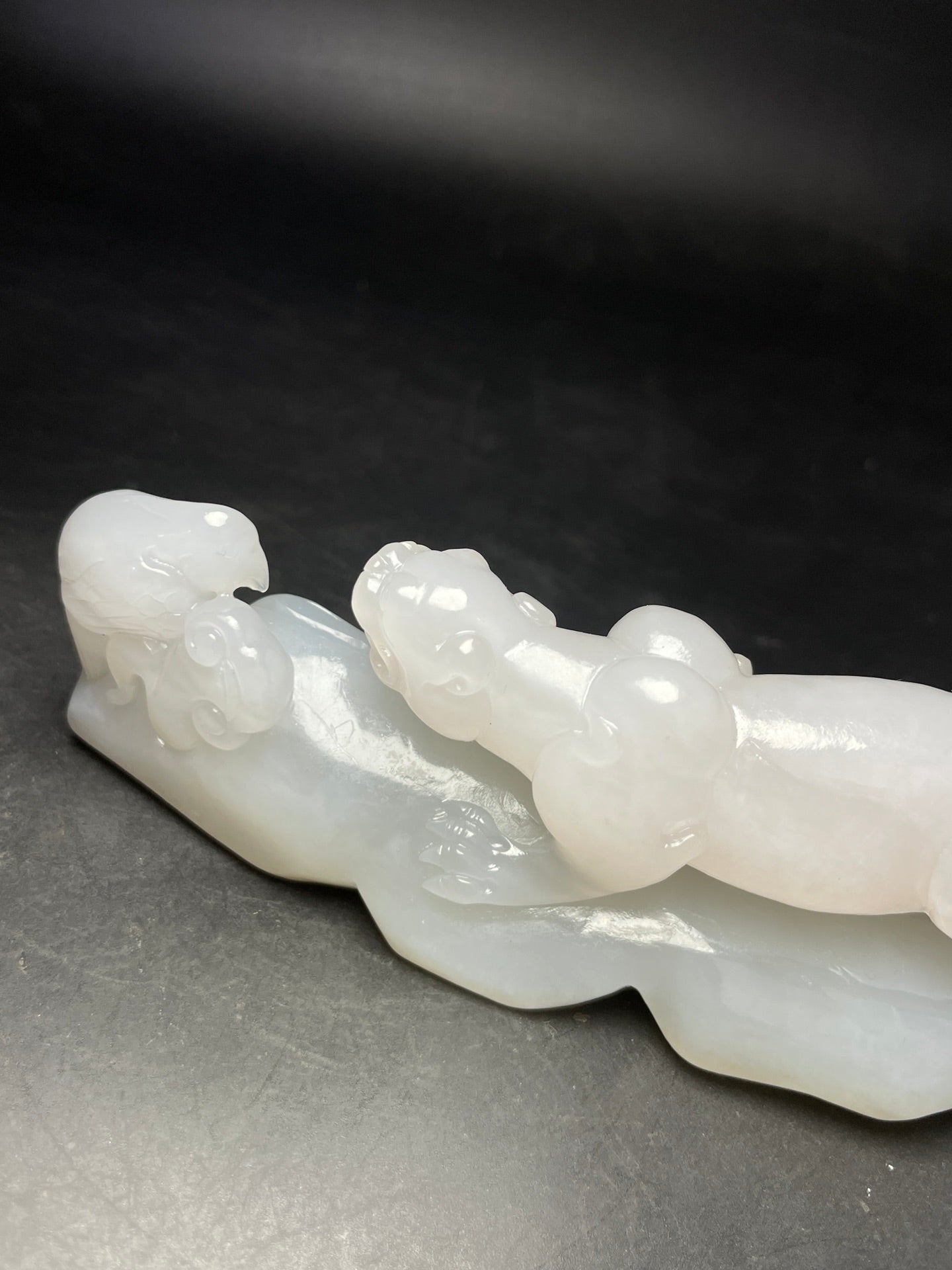 A0980 Superb Chinese White Hetian Jade Carved Chi Dragon Statue