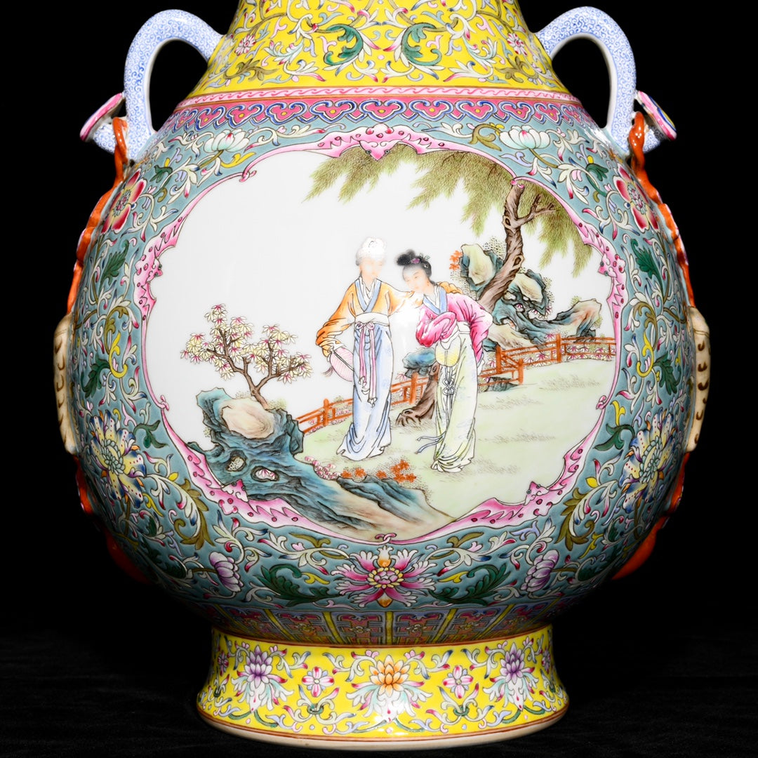 A0983 Chinese Qing Dynasty Gilt Edge Famille Rose Beautiful WomanDesign Porcelain Vase