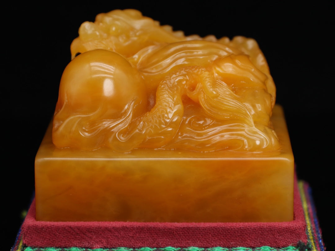 A0987 Superb Old Chinese Shoushan Tianhuang Stone Carved Fortune Dragon Seal Statue w Box