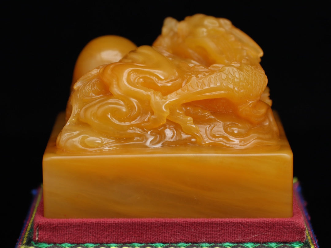 A0987 Superb Old Chinese Shoushan Tianhuang Stone Carved Fortune Dragon Seal Statue w Box