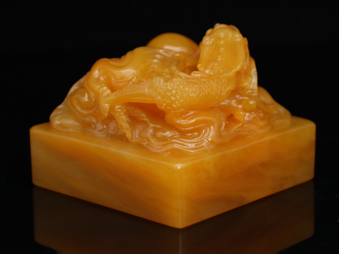 A0987 Superb Old Chinese Shoushan Tianhuang Stone Carved Fortune Dragon Seal Statue w Box