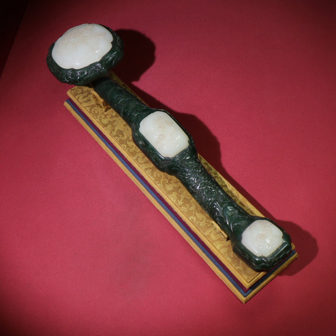A0994 Superb Chinese Green Hetian Jade Inlay White Hetian Jade Ruyi Scepter