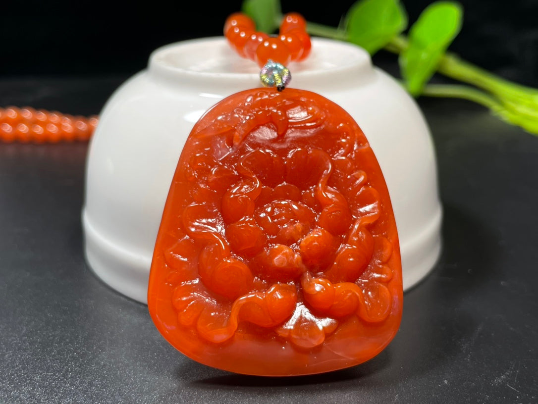 A0997 Beautiful Nanhong Agate Carved Peony Pendant w Beads Necklace