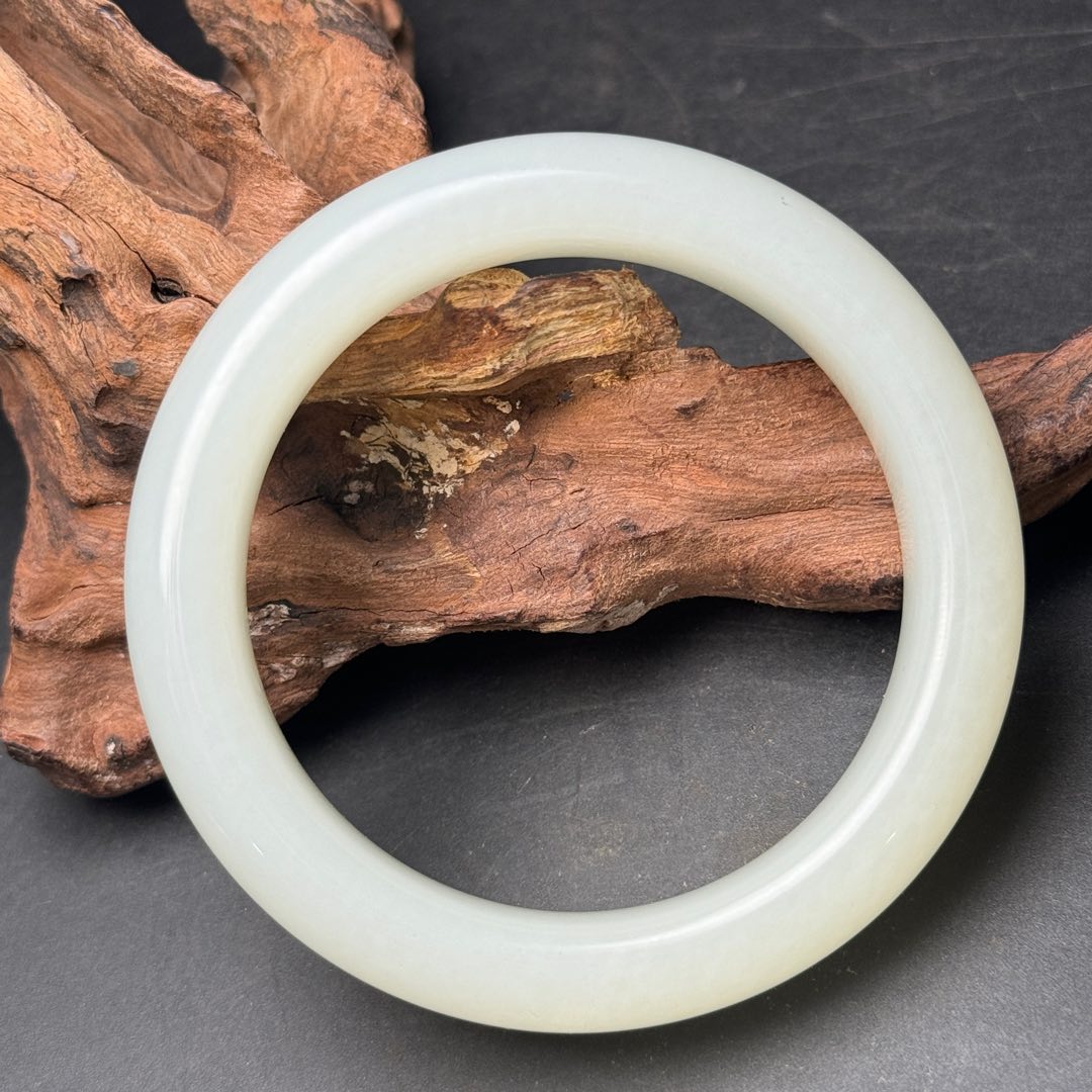 A0999 Inside Diameter 56 MM Chinese Hetian Jade Bracelet