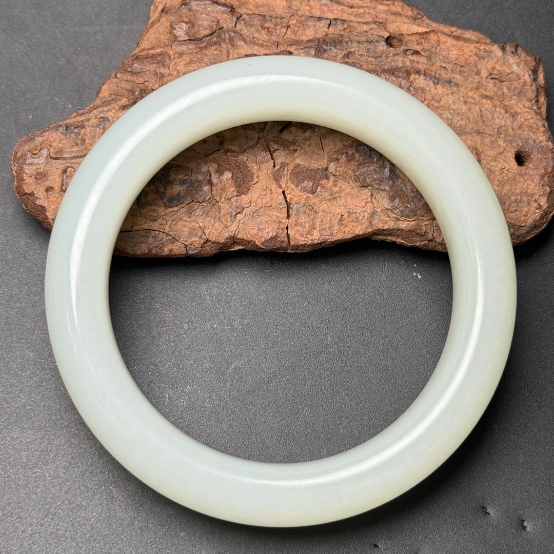 A0999 Inside Diameter 56 MM Chinese Hetian Jade Bracelet
