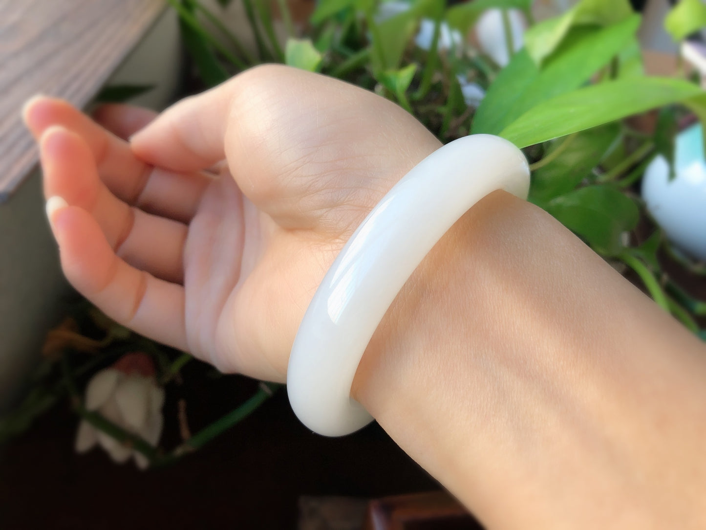 A1017 Inside Diameter 53.8 MM Chinese Hetian Jade Bracelet