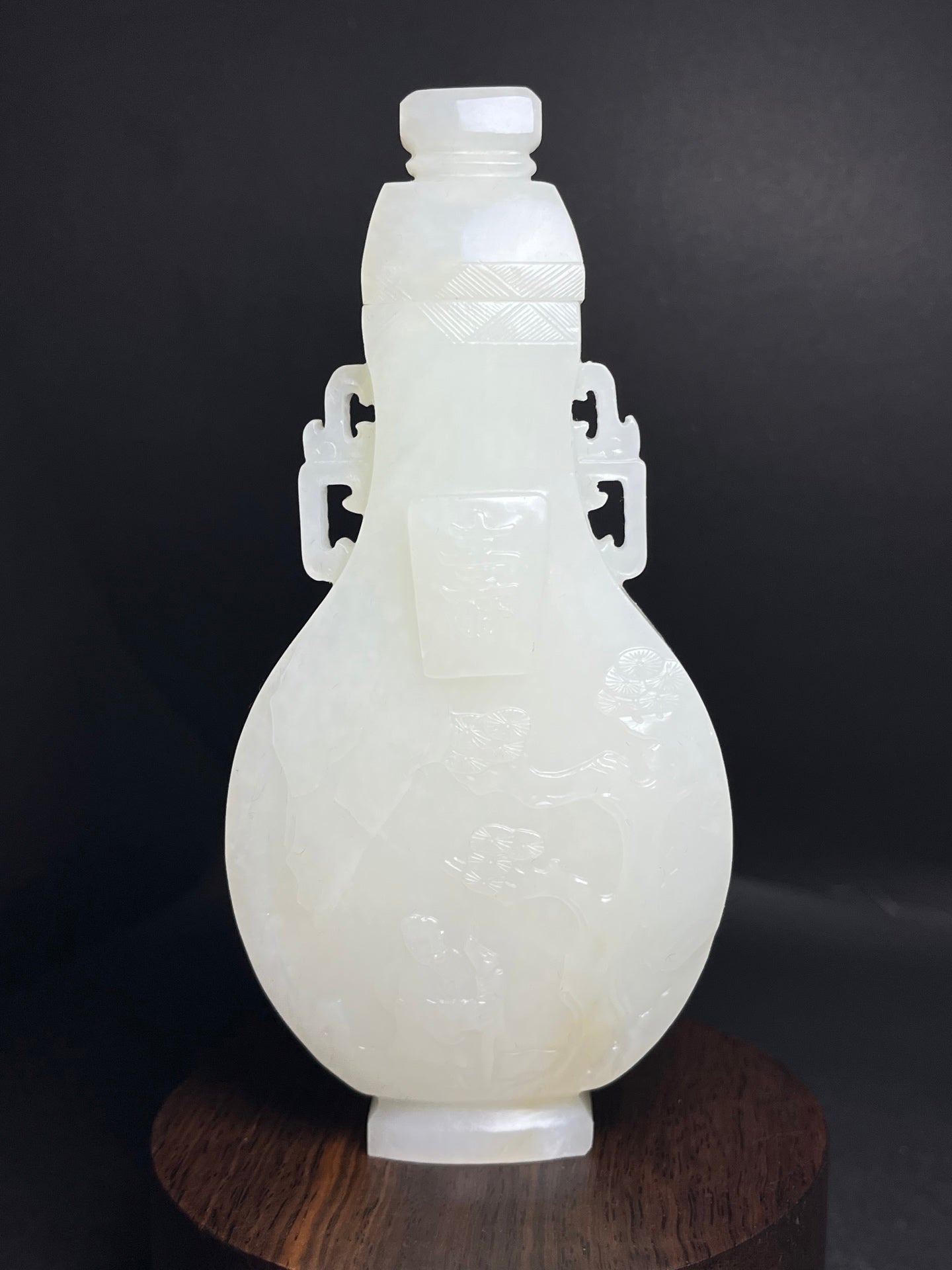 A1024 Superb Chinese White Hetian Jade Pine Tree & Figure Vase