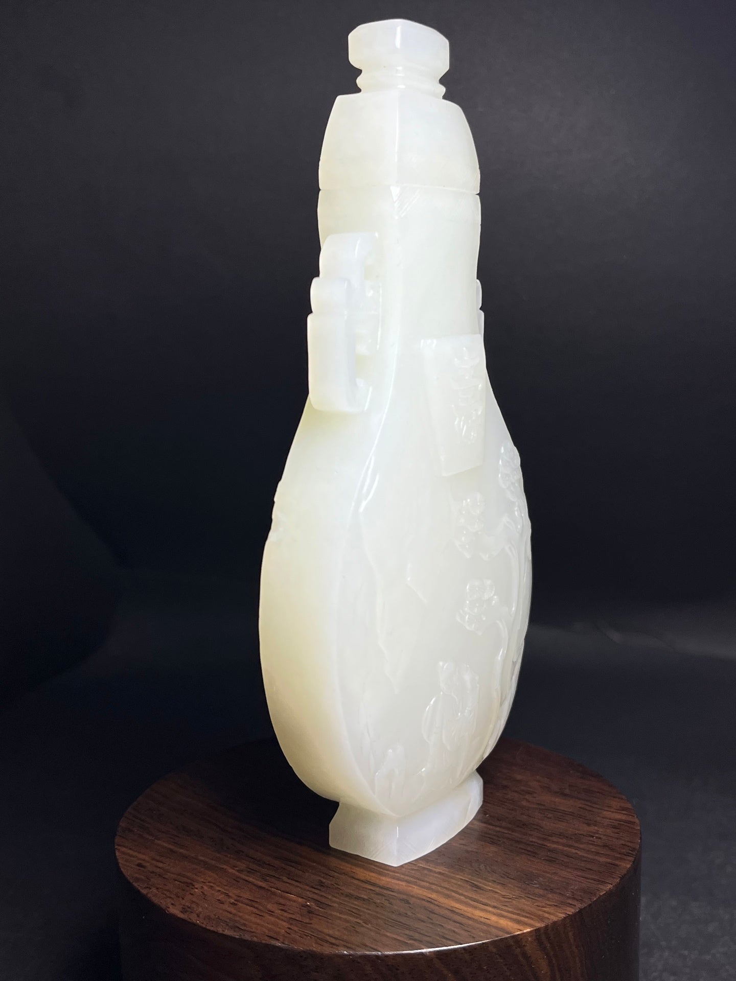 A1024 Superb Chinese White Hetian Jade Pine Tree & Figure Vase