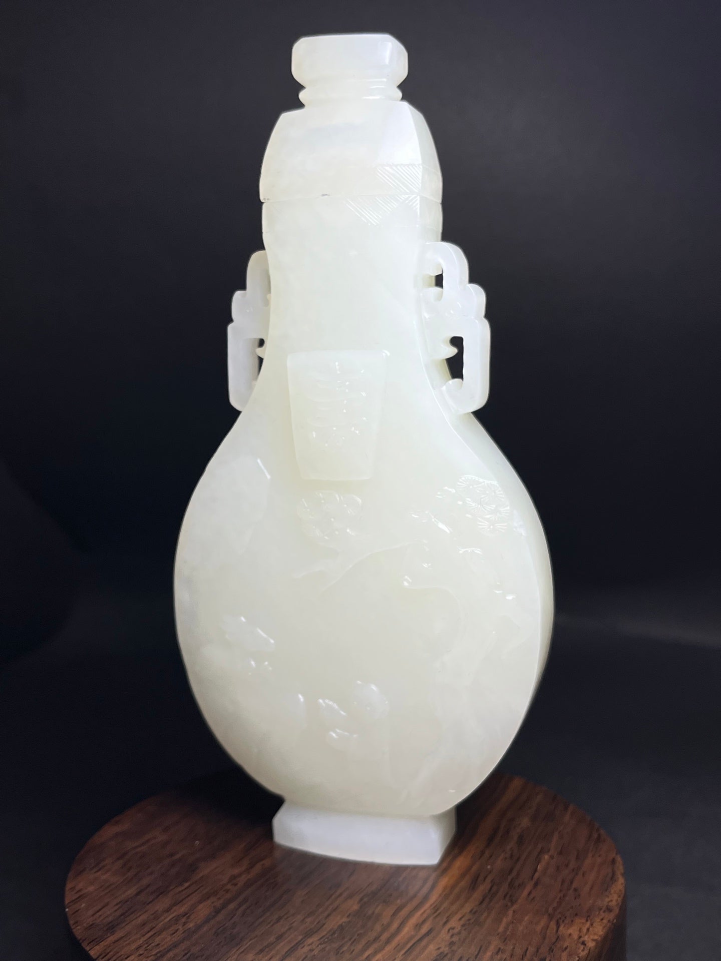 A1024 Superb Chinese White Hetian Jade Pine Tree & Figure Vase