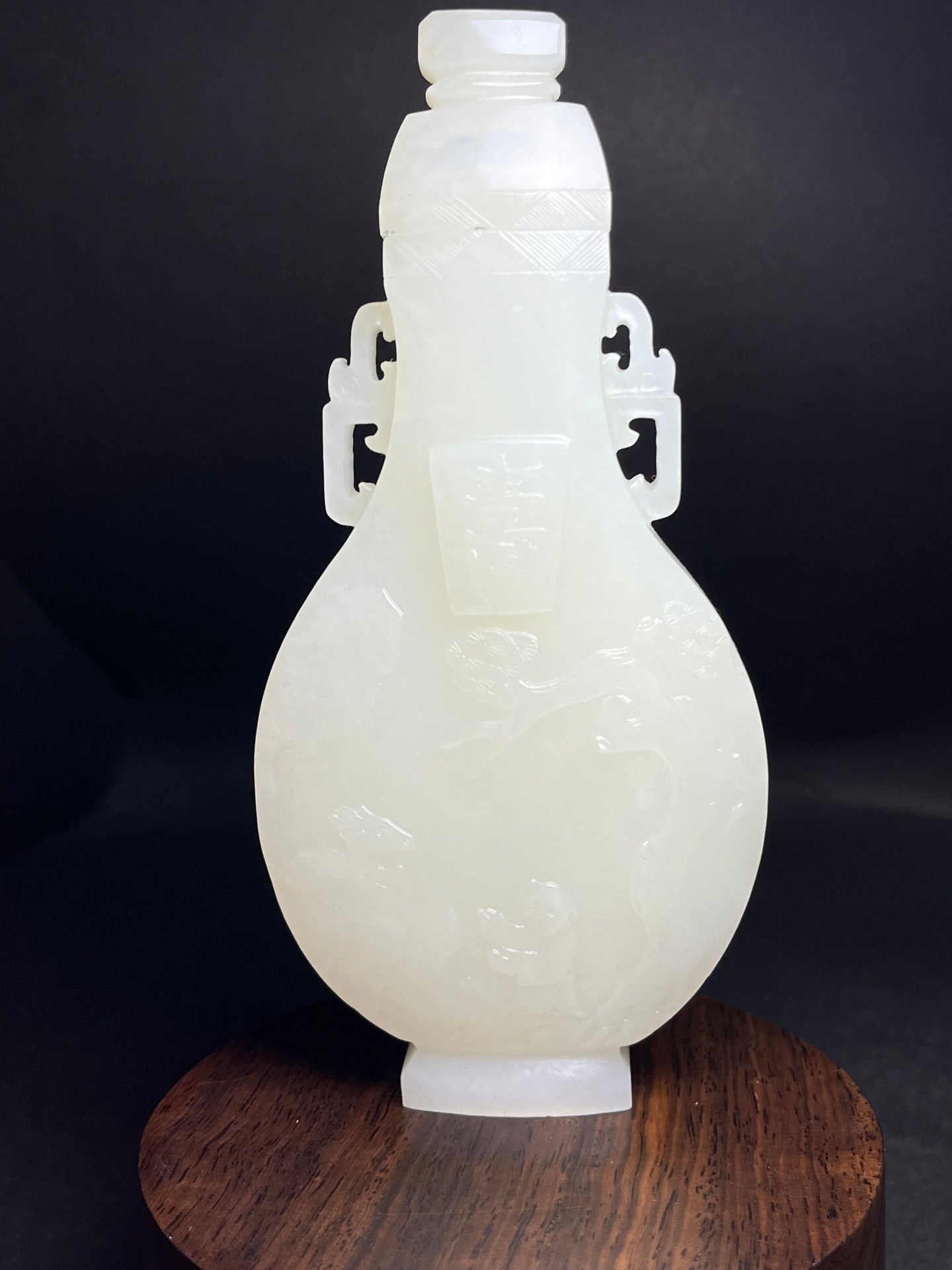 A1024 Superb Chinese White Hetian Jade Pine Tree & Figure Vase