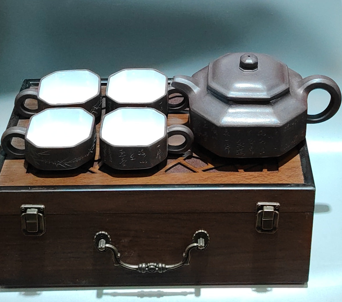 A1030 A Set Chinese Yixing Zisha Clay Teapot & Cups w Artist Signed