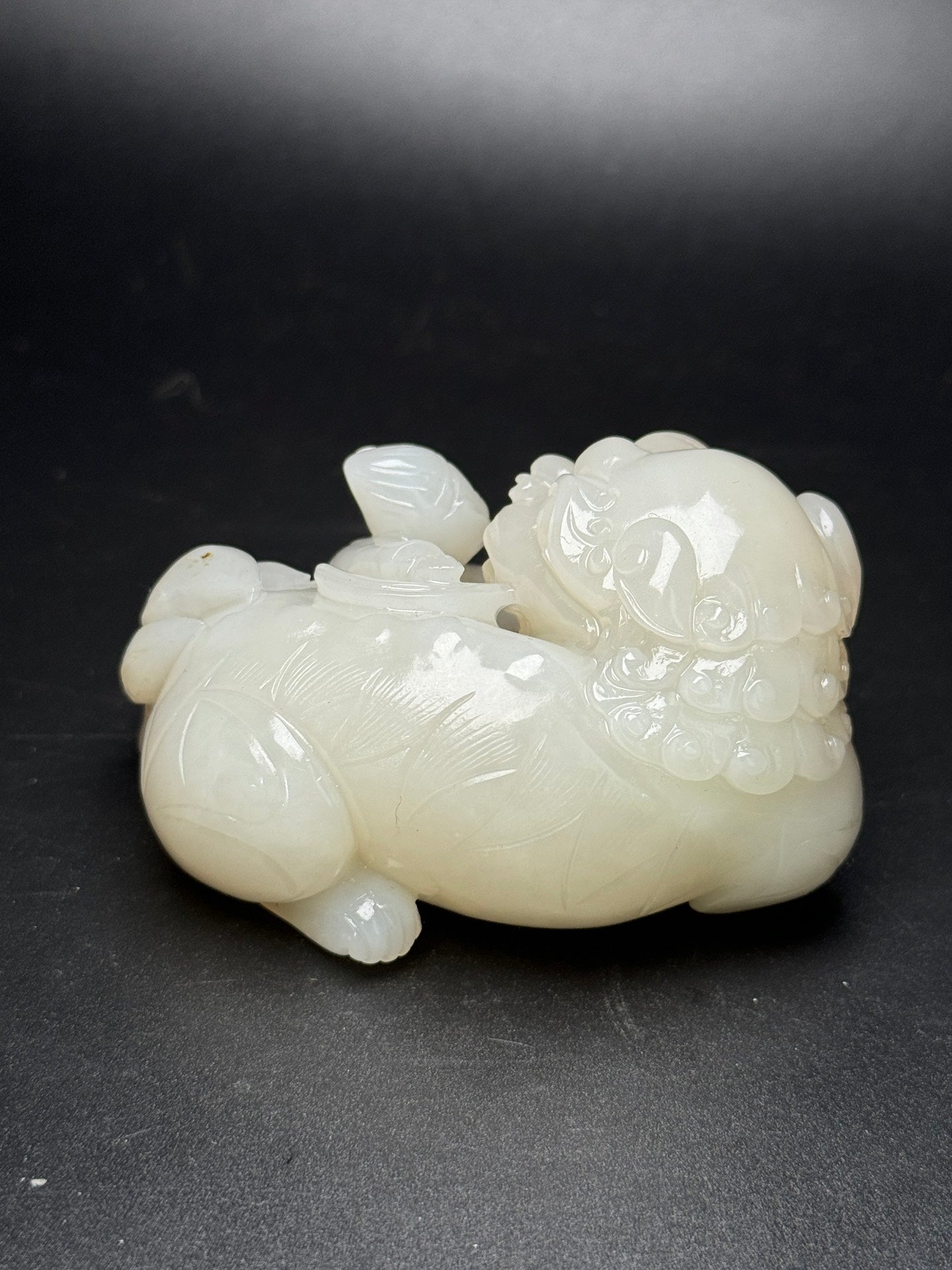 A1050 Superb Chinese Hetian Jade Carved Fortune Lion Statue