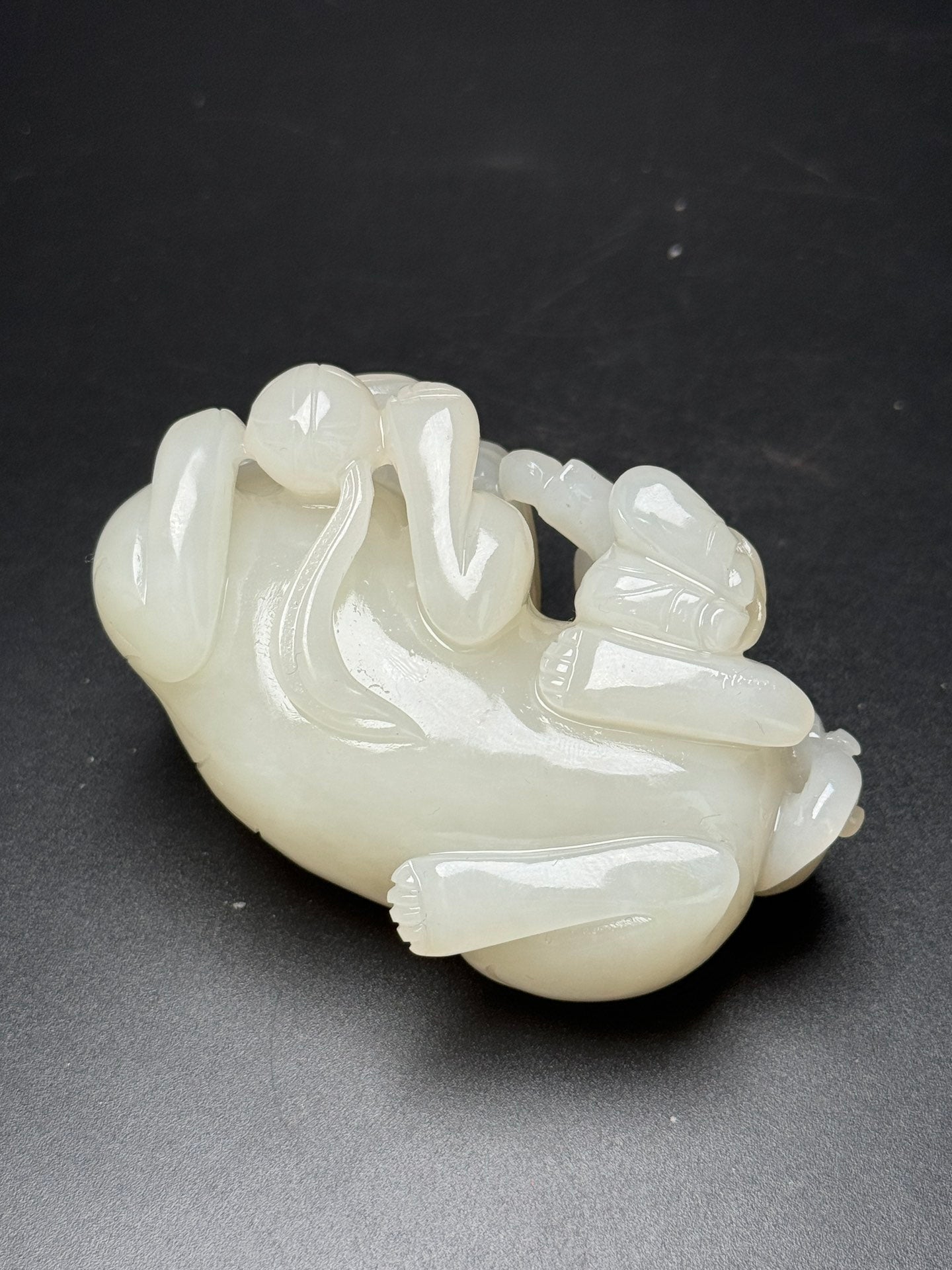 A1050 Superb Chinese Hetian Jade Carved Fortune Lion Statue