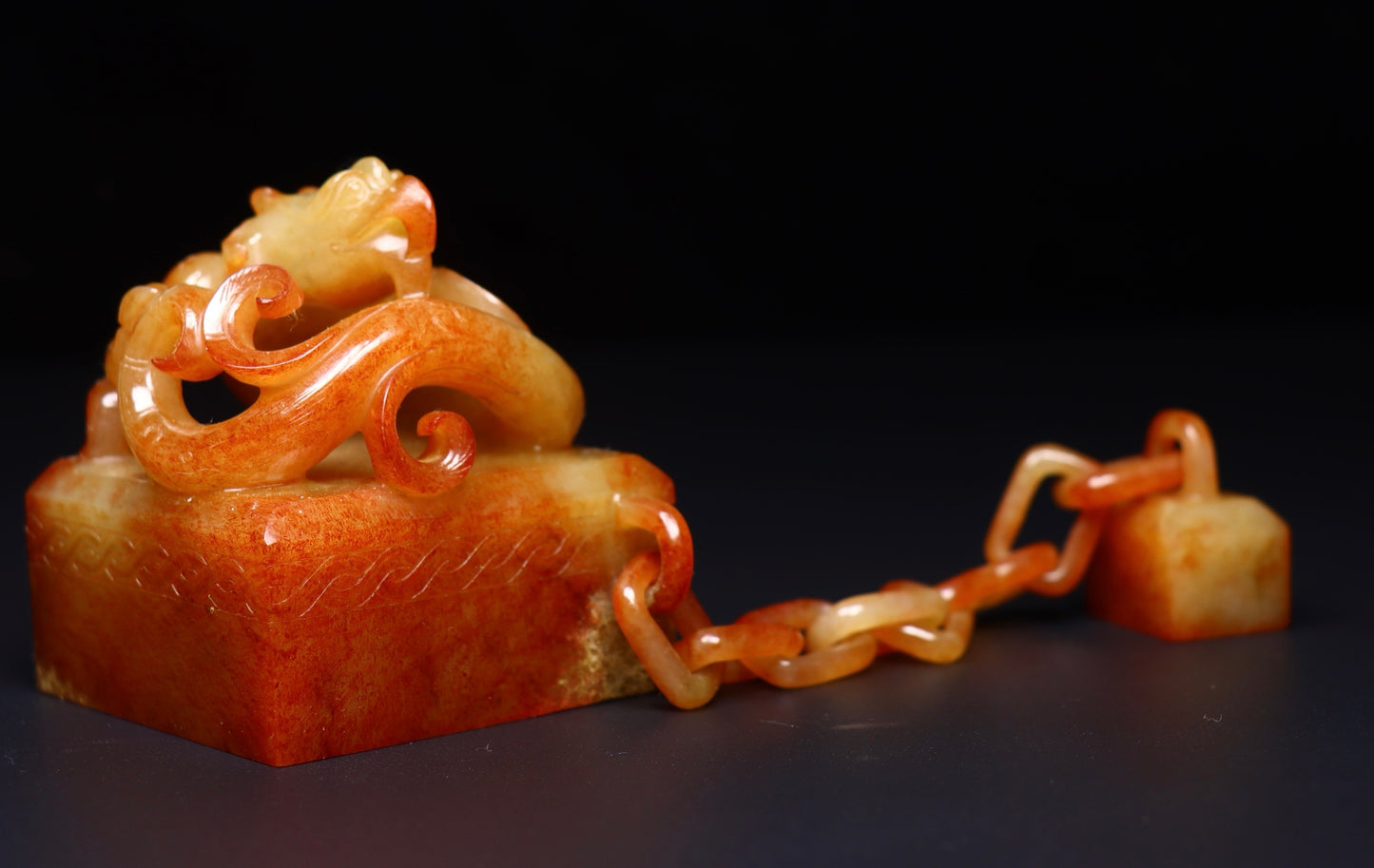A1053 Superb Vintage Chinese Hetian Jade High Relief Chi Dragon Chain Seal