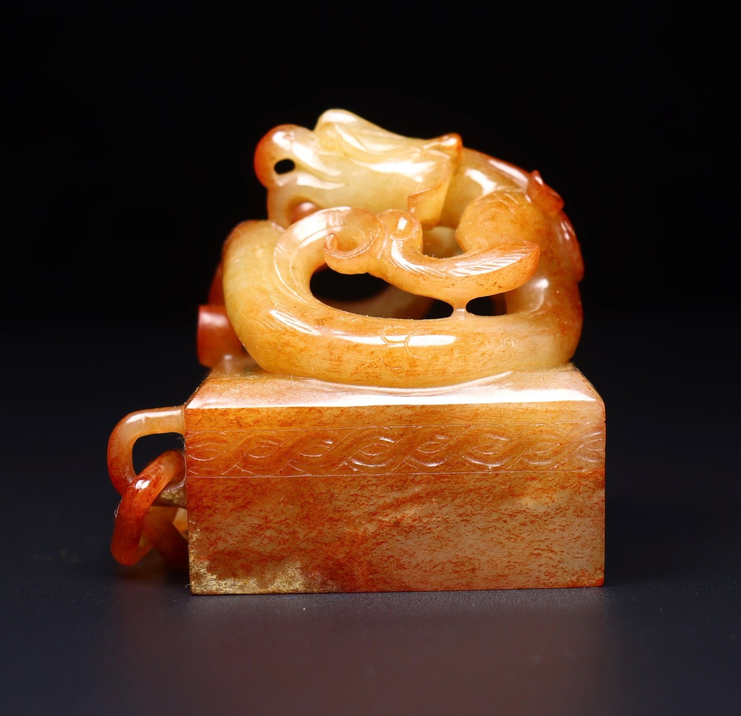 A1053 Superb Vintage Chinese Hetian Jade High Relief Chi Dragon Chain Seal