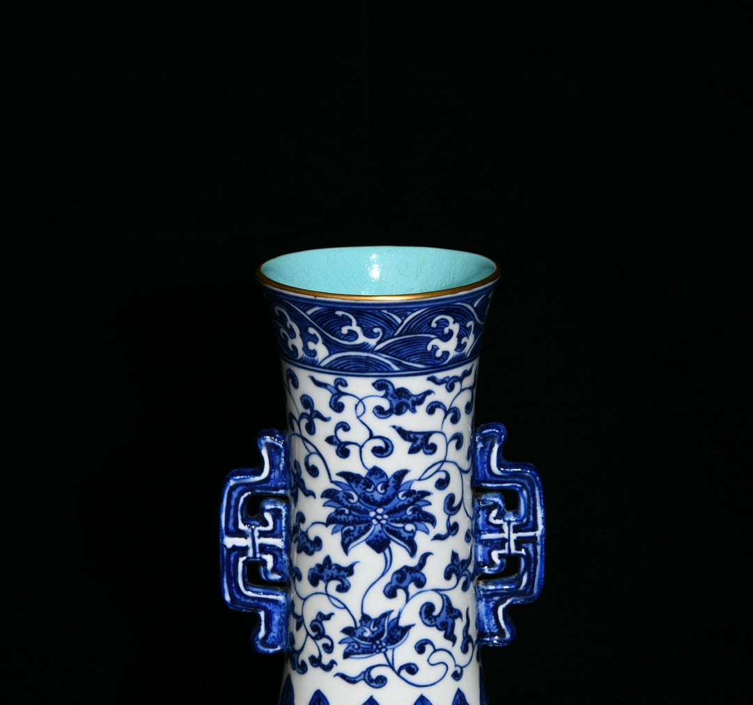 A1072 Chinese Qing Dynasty Famille Rose+Blue And White Porcelain Pine Tree & Crane Design Vase