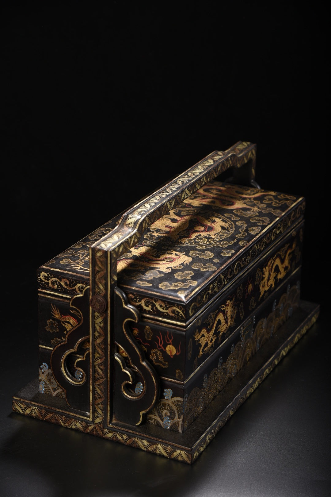 A1076 Chinese Gilt Gold Wooden-cored Lacquerware Fortune Dragon Design Handle Food Box