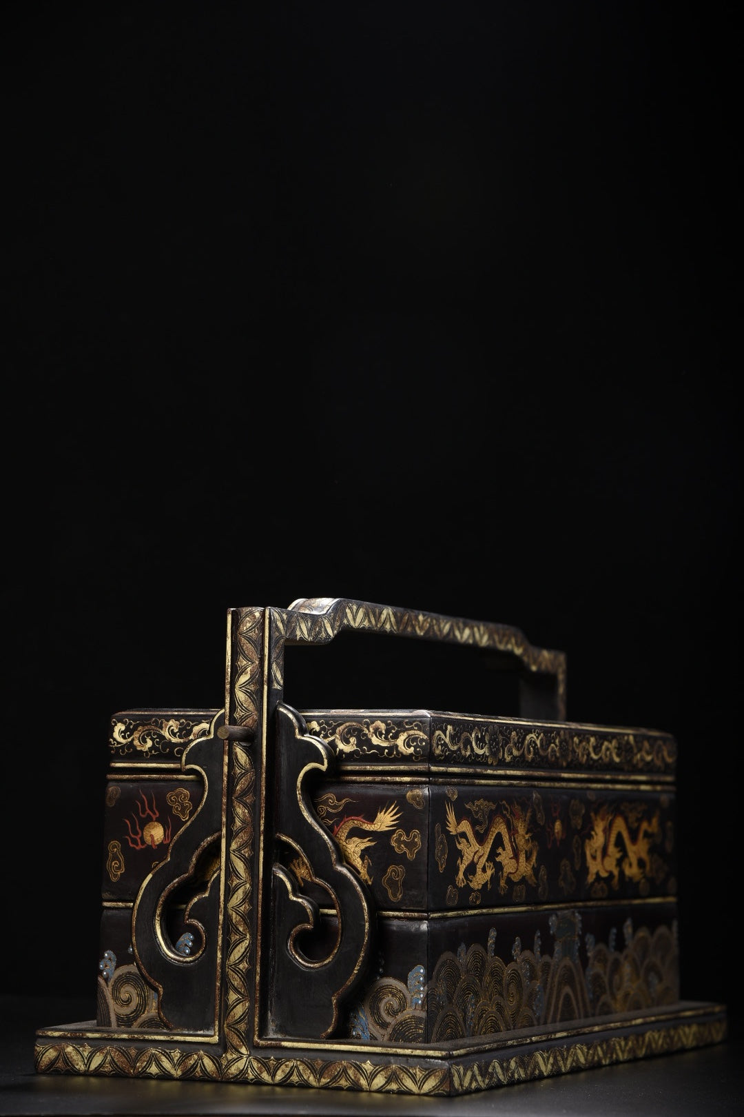 A1076 Chinese Gilt Gold Wooden-cored Lacquerware Fortune Dragon Design Handle Food Box